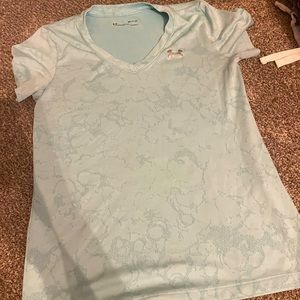 Women’s light blue Under Armour tshirt